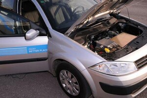 7-24-08-car-with-electric-engine car with electric engine