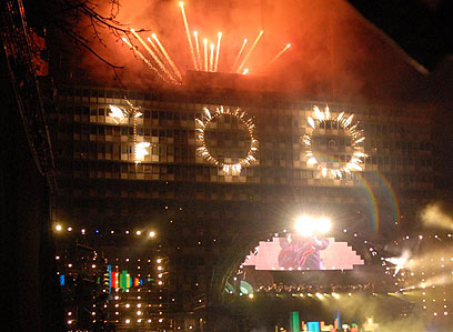 4-4-09-ah-fireworks-light-tel-avivs-100th Fireworks light up the sky (Photo: Yaron Brener)