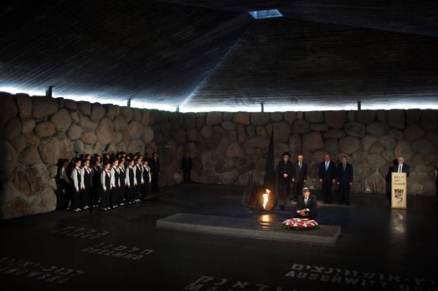 Wreath in Hall of Remembrance