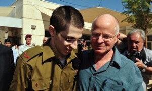 Gilad and Noam Schalit reuniting (Photo: Reuters)