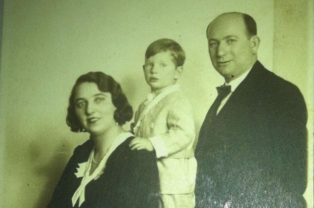 Ilie Wacs's family was saved by a mysterious soldier named Alois.