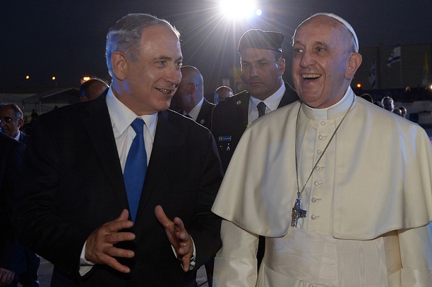 sraeli Prime Minister Benjamin Netanyahu and Pope Francis at the Pope's farewell ceremony in Israel (IsraeliPM/Flickr)