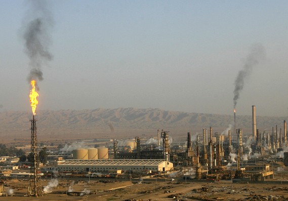 A general view of Baiji oil refinery, north of Baghdad, in this 2009 file photo. / Reuters