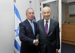 Mike Bloomberg (l.) stands for a photograph with Shimon Peres, Israel's president, in Jerusalem on Wednesday, July 23.