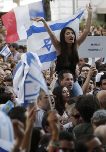 People demonstrate to support Israel's military action in the Gaza strip, near Israel's embassy in Paris, July 31, 2014. | Christian Hartmann/Reuters