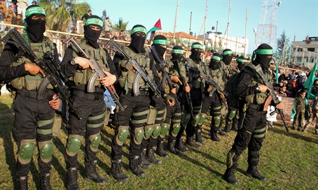Hamas terrorists in Gaza (Abed Rahim Khatib/Flash 90)